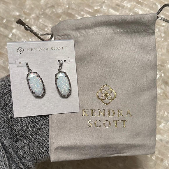 White Kyocera Dani - Picture 4 of 5